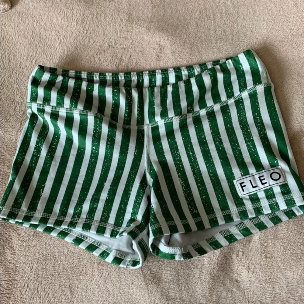 🚫 SOLD 🚫 Fleo shorts